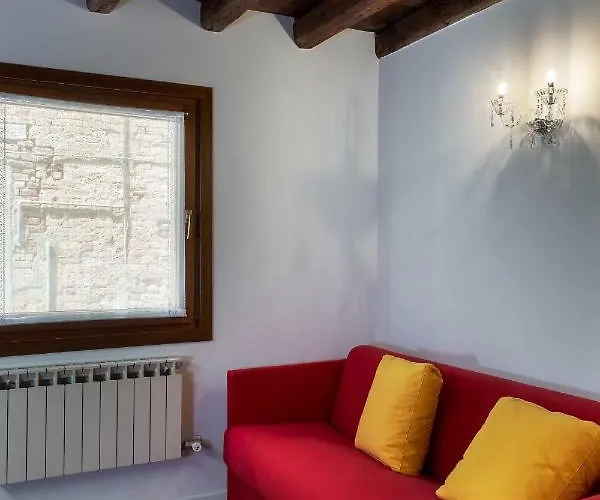 Antico Caminetto Biennale Appartamento *